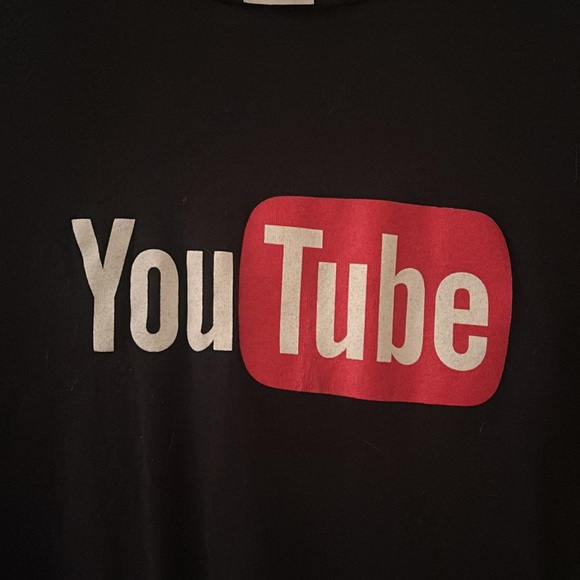 YouTube Logo Short Sleeve Black T-Shirt (Men’s Large) - Picture 4 of 7